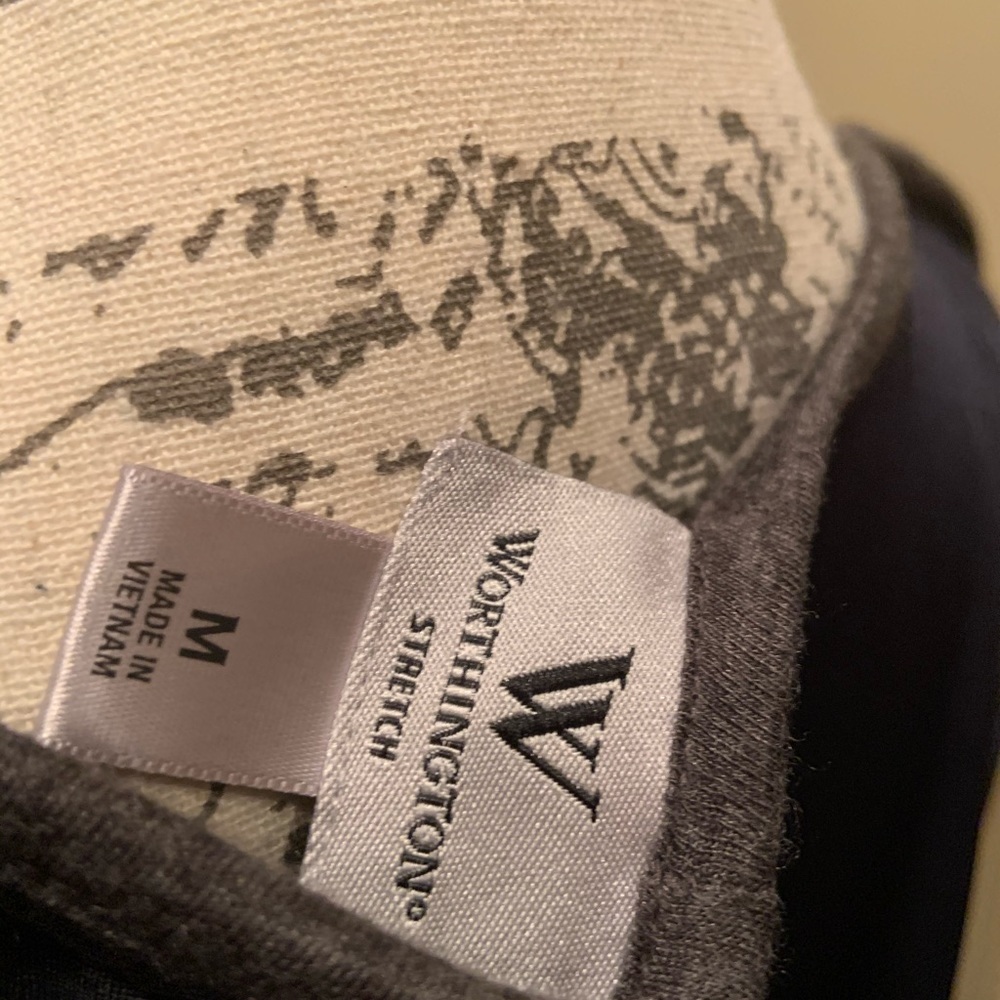 Worthington Blouse - Picture 3 of 3